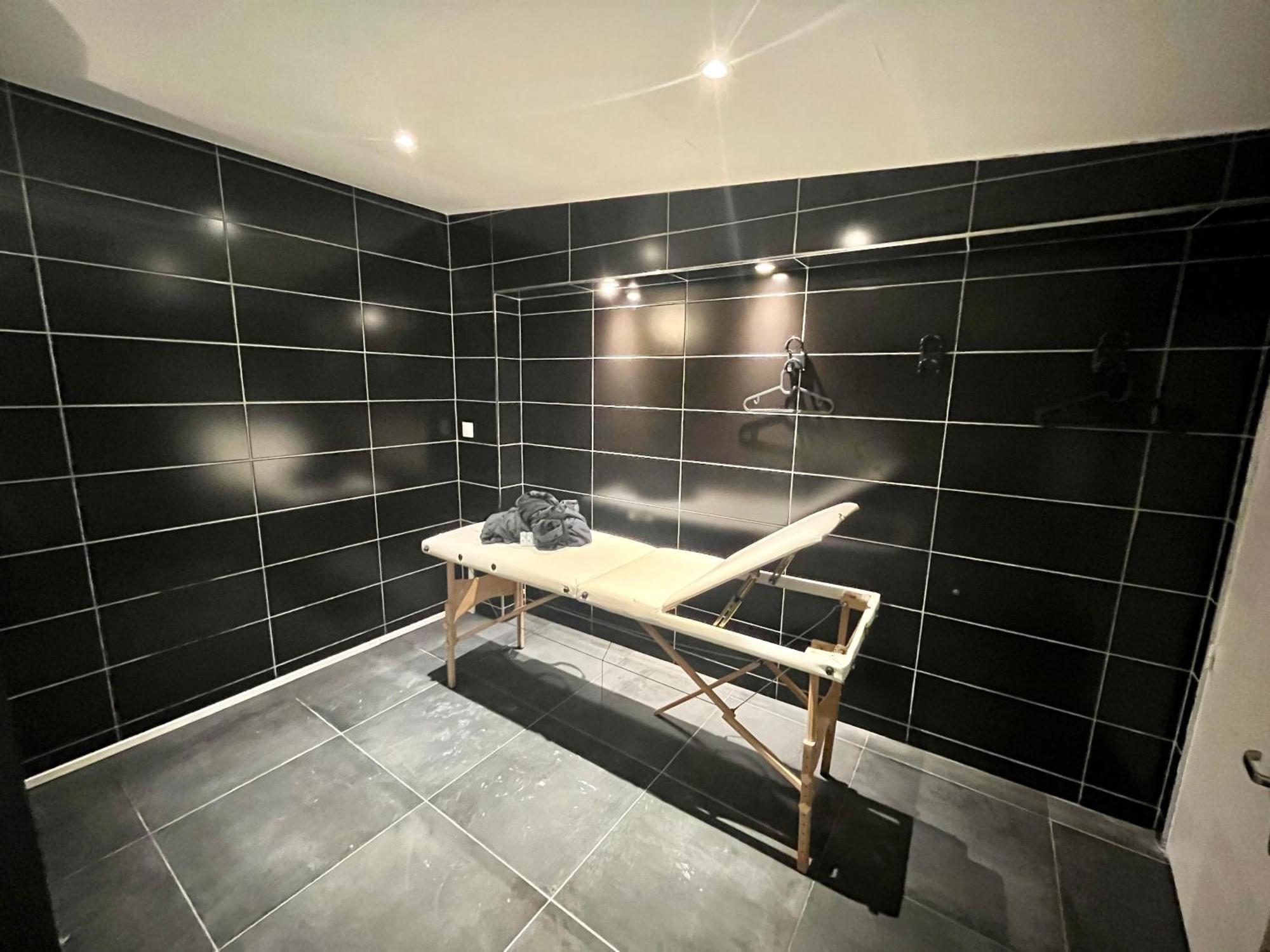 Apartmán Escapade Romantique - Jacuzzi Et Parking Prive - 002 Rouen Exteriér fotografie